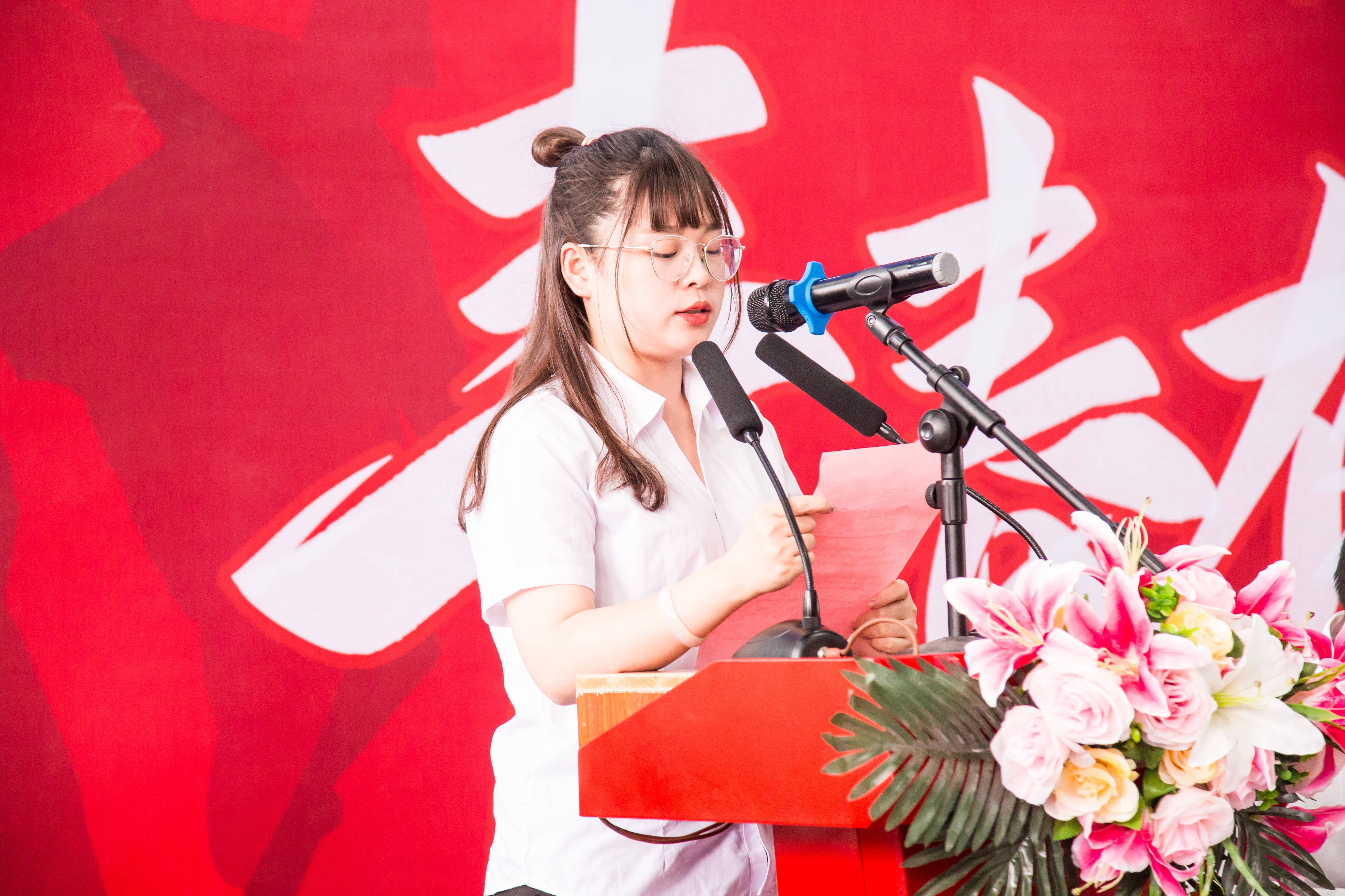 <b>亦师亦友，做学生的人生引路人</b>
