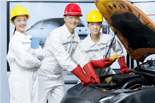 <b>你知道新能源汽车销量在暴涨吗？学新能源汽车</b>